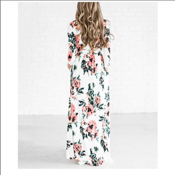 🎉Host Pick🎉 Only 1 Left! Floral Maxi Dress - Picture 2 of 6